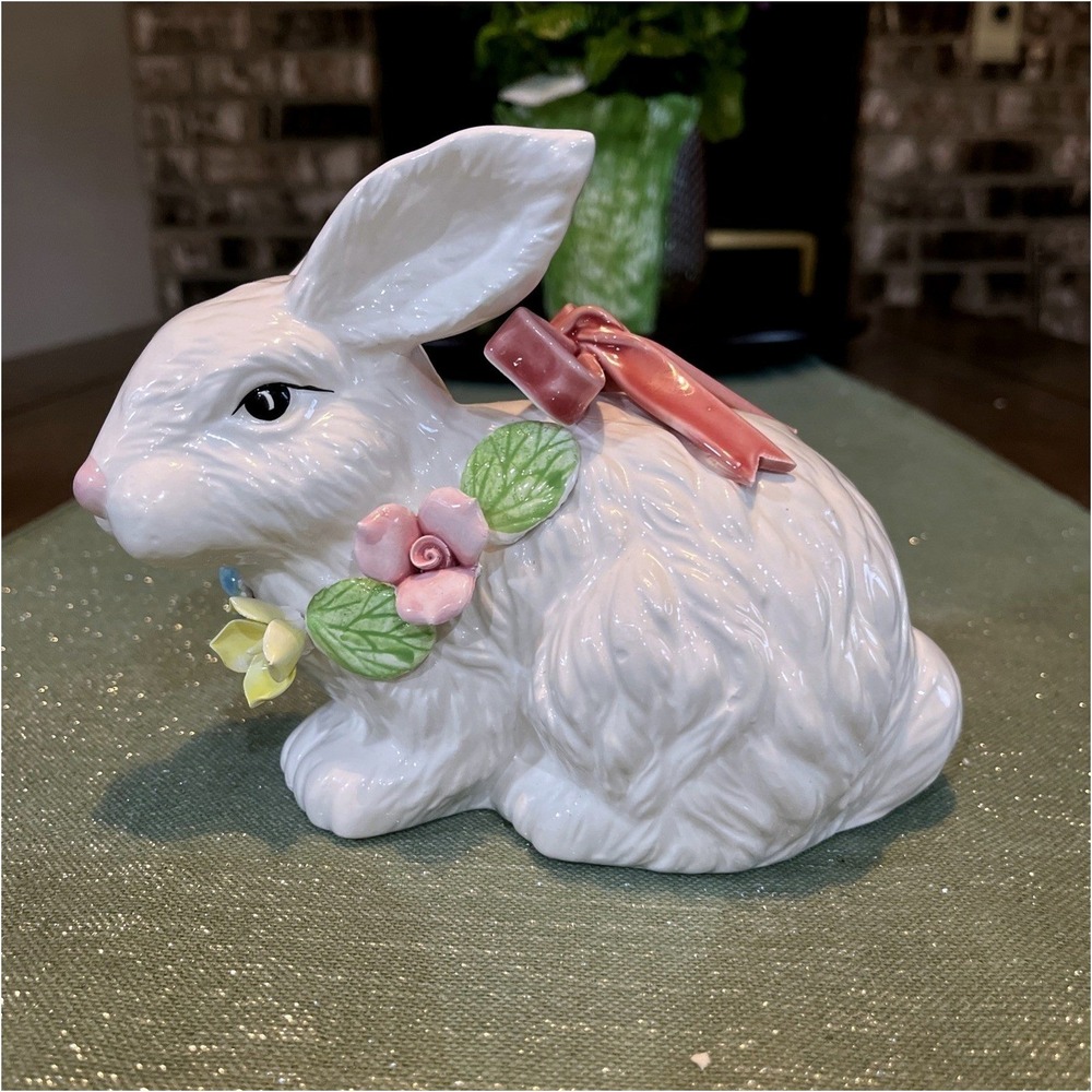 Vintage 1989 Ceramic Easter Bunny Rabbits Intricate Flowers